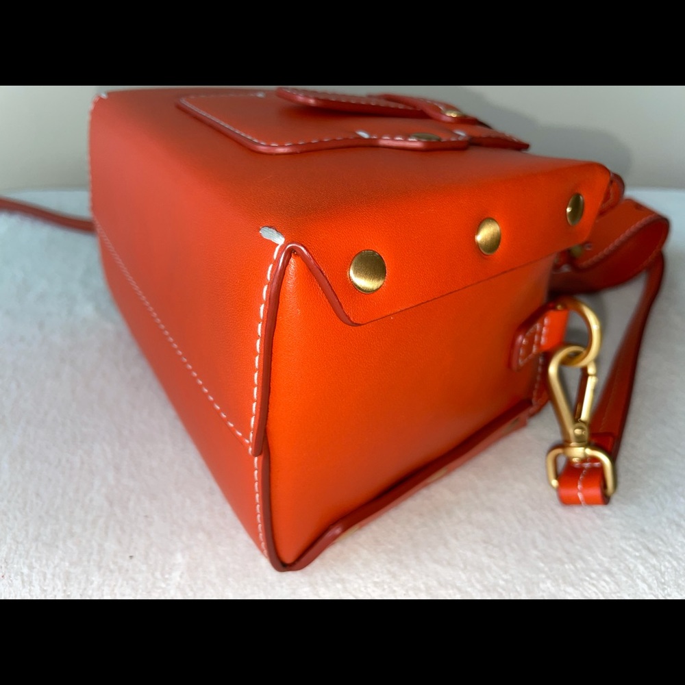 Paris based Belgian designer Cédric Charlier Made in Italy Runway bag Mint - Picture 9 of 12